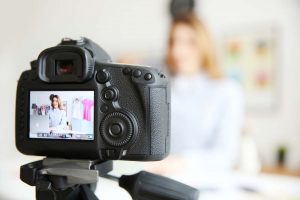 How to Choose a DSLR Camera for YouTube