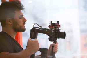 Tips on How to Choose a DSLR Camera for Vlogging